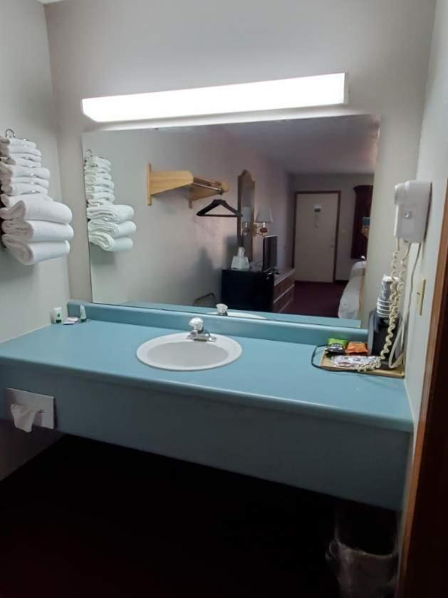 Spinning Wheel Inn Branson Extérieur photo